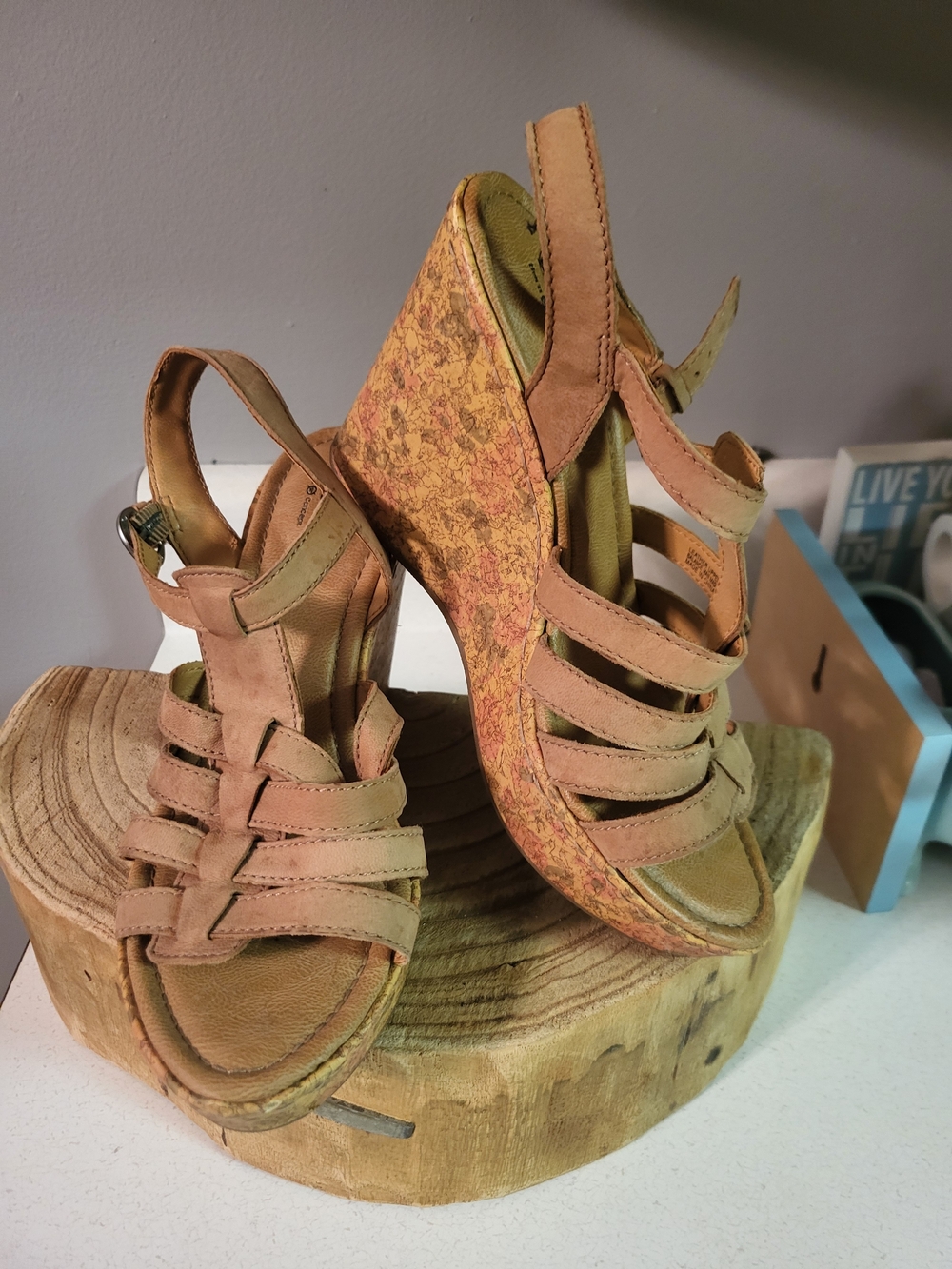 b.ø.c By Born Wedge Floral Cork Sole Sandals Brown Leather Cross Straps 8